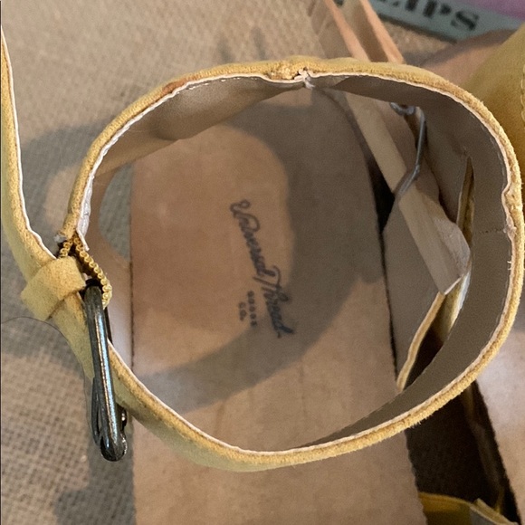 Universal Thread Wedge Sandals size 8-1/2 - Picture 2 of 6